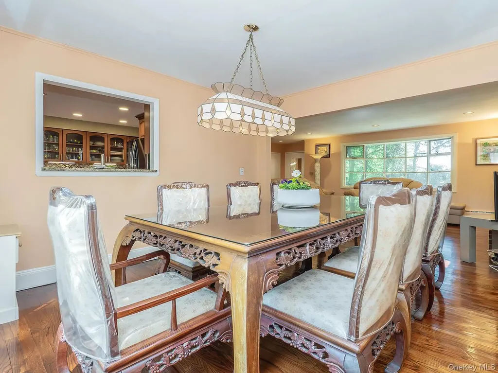 2 Stonytown Road Manhasset NY 11030
