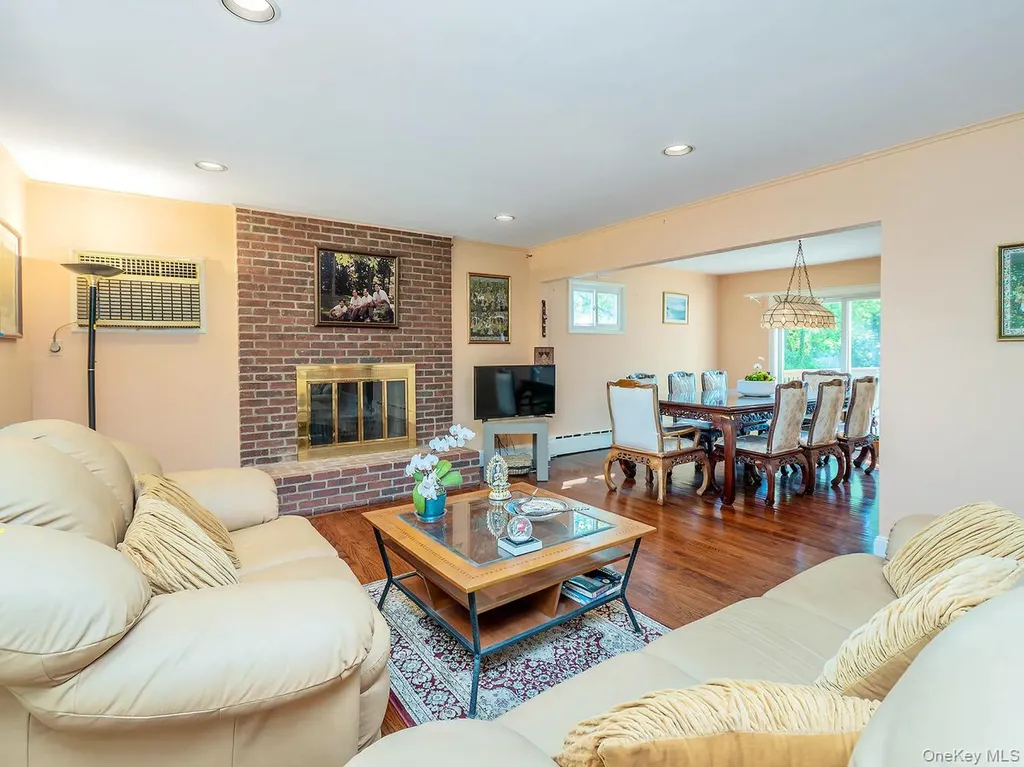 2 Stonytown Road Manhasset NY 11030
