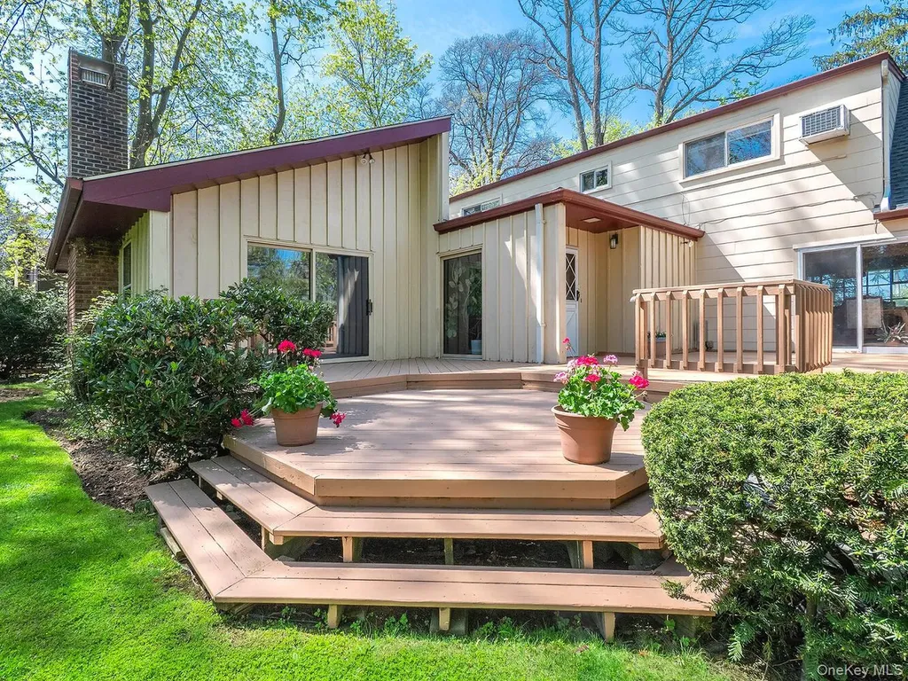 2 Stonytown Road Manhasset NY 11030