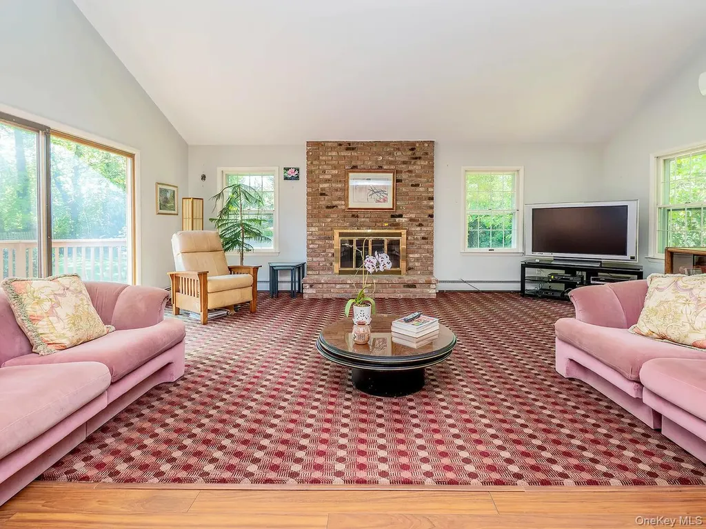 2 Stonytown Road Manhasset NY 11030