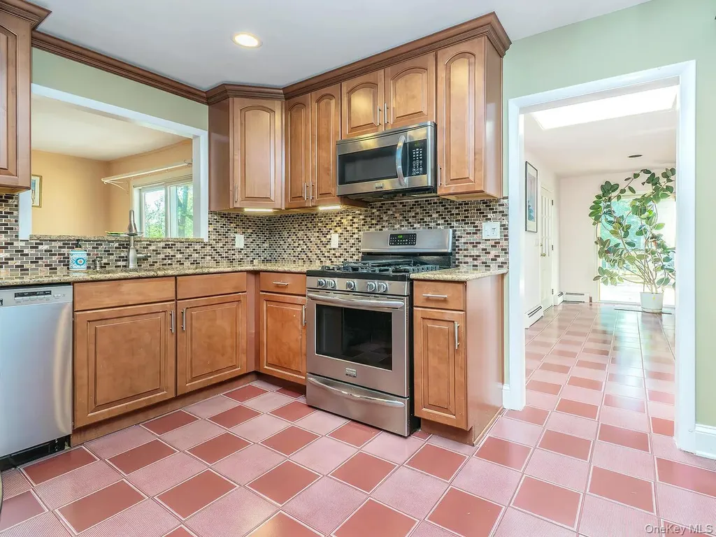 2 Stonytown Road Manhasset NY 11030