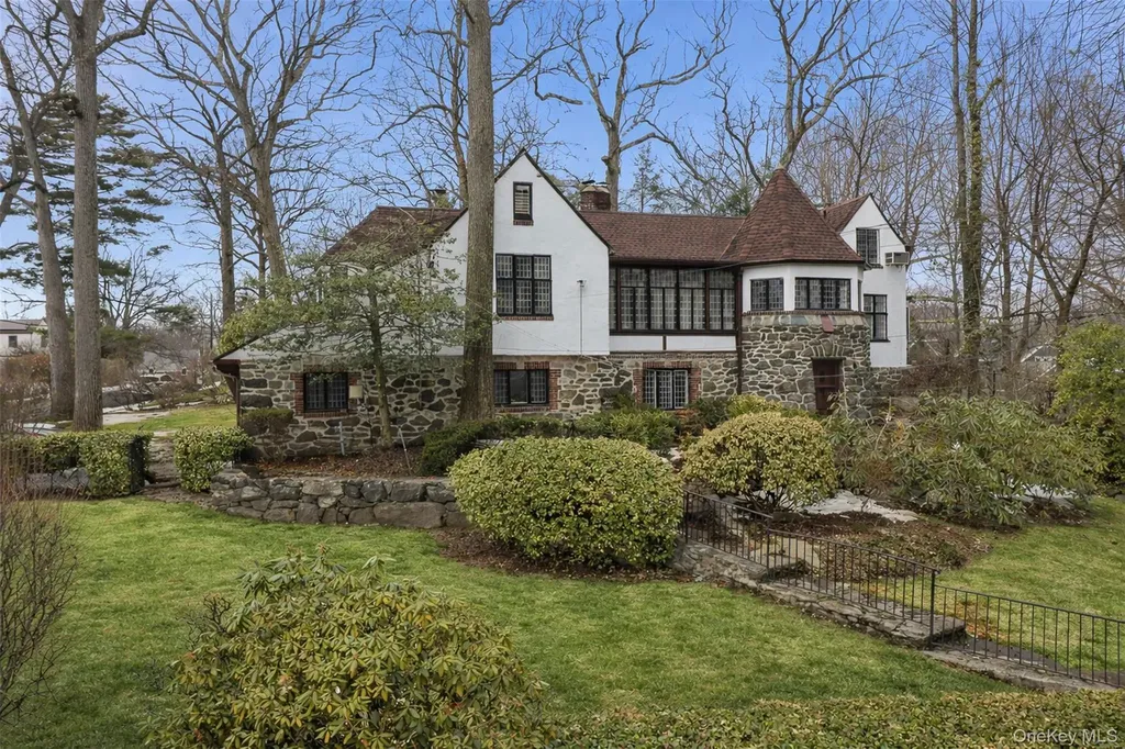 2 Springdale Road Larchmont NY 10538