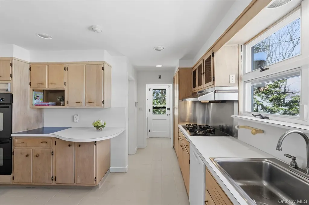 2 Springdale Road Larchmont NY 10538