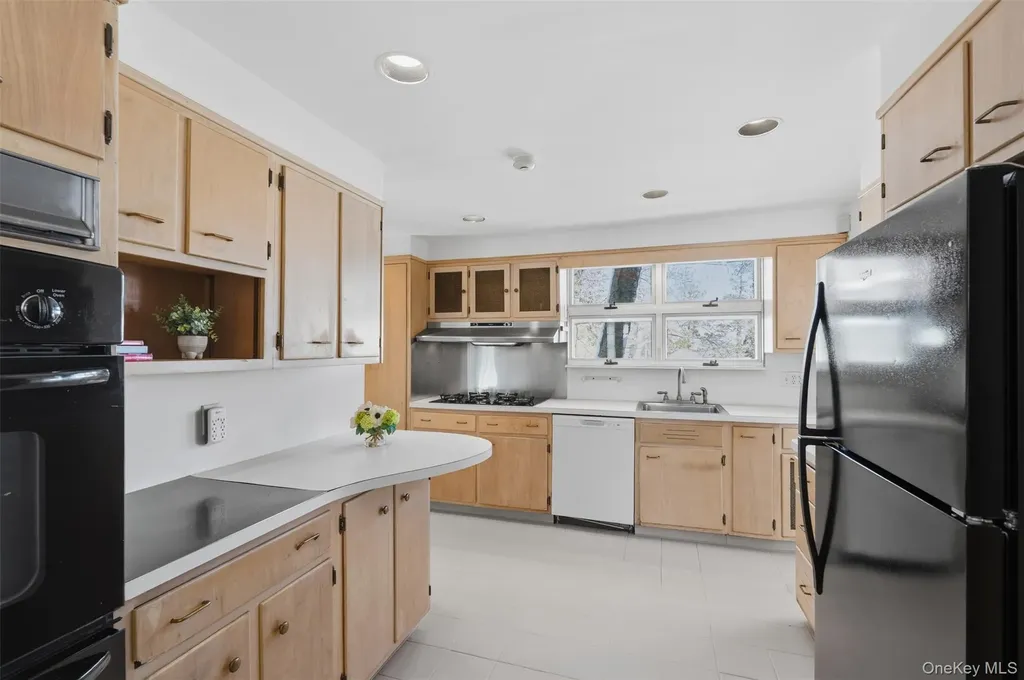 2 Springdale Road Larchmont NY 10538