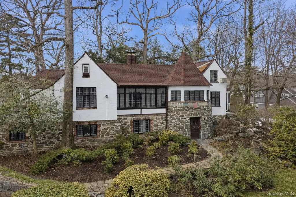 2 Springdale Road Larchmont NY 10538