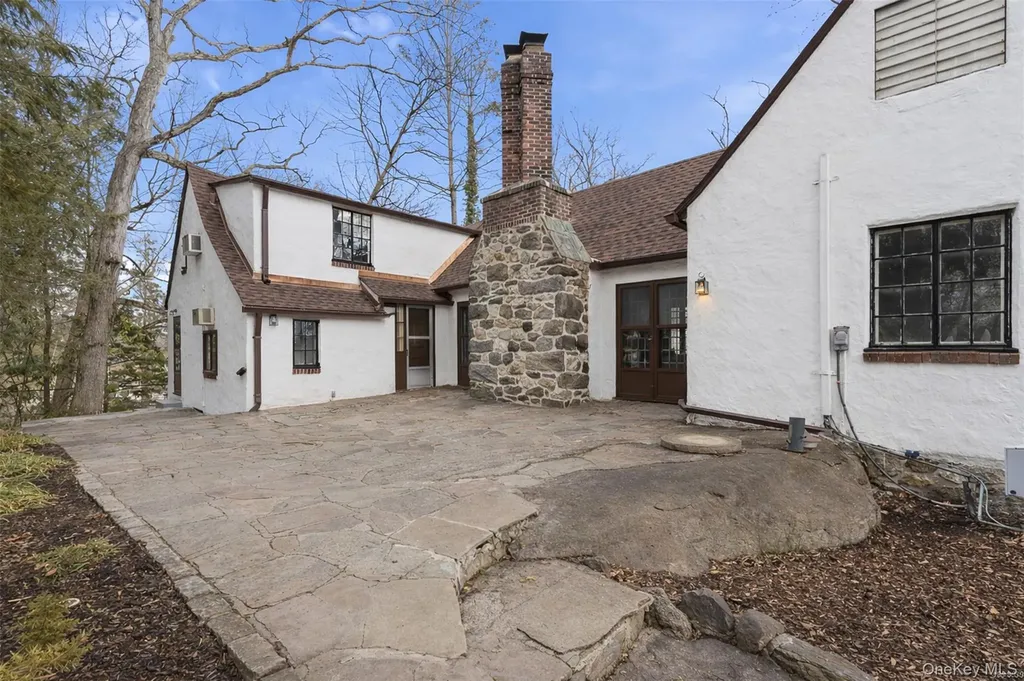 2 Springdale Road Larchmont NY 10538