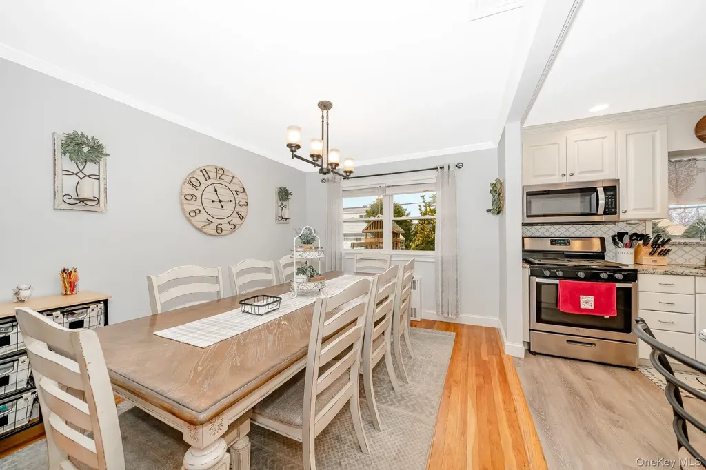 3738 Regent Lane Wantagh NY 11793