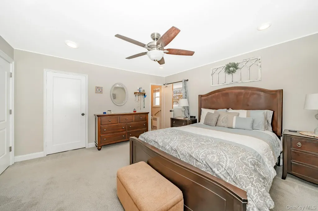 3738 Regent Lane Wantagh NY 11793