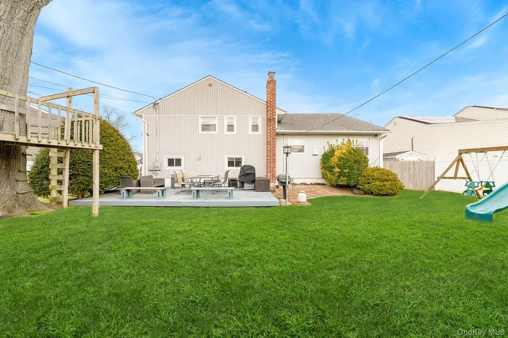 3738 Regent Lane Wantagh NY 11793