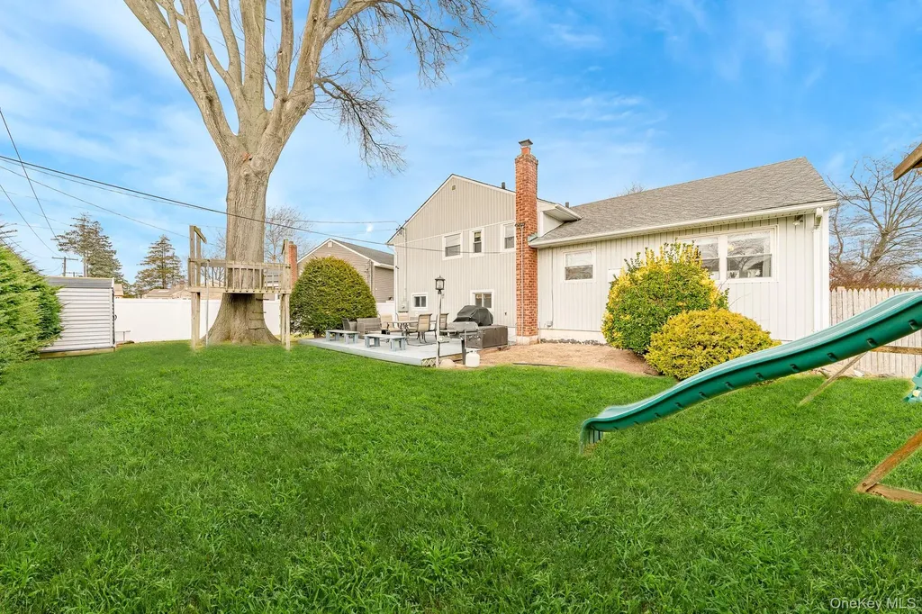 3738 Regent Lane Wantagh NY 11793