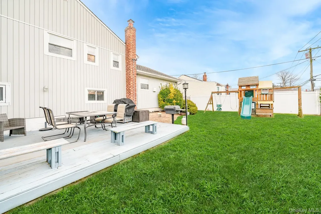 3738 Regent Lane Wantagh NY 11793