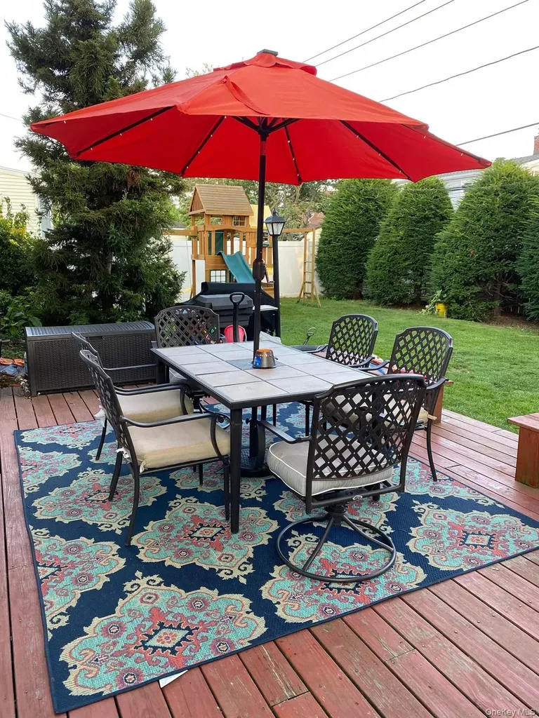 3738 Regent Lane Wantagh NY 11793