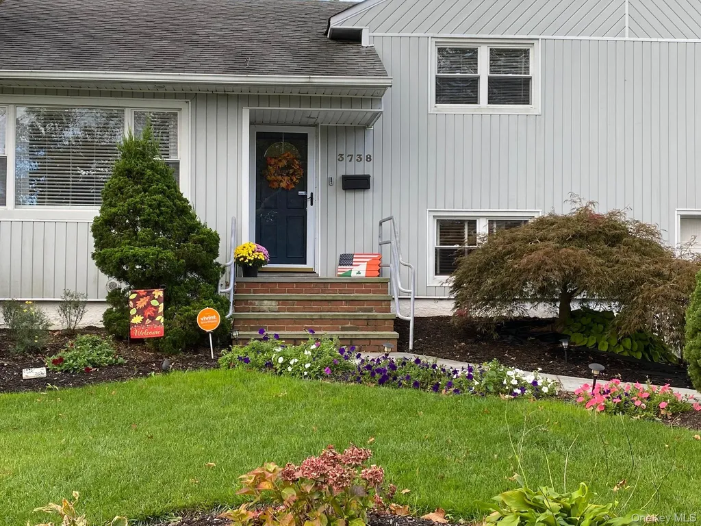 3738 Regent Lane Wantagh NY 11793