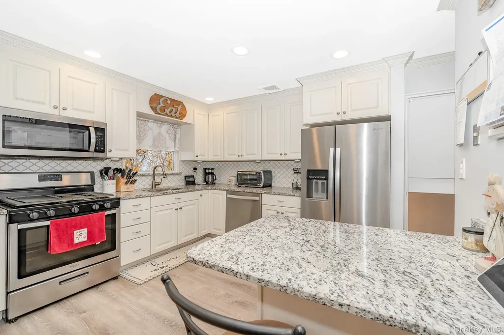 3738 Regent Lane Wantagh NY 11793