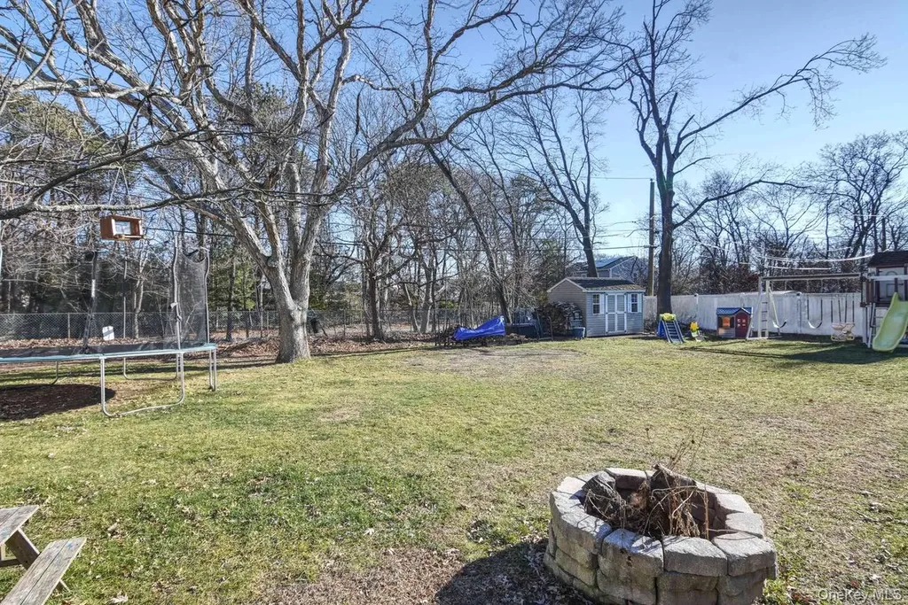 5 Wintergreen Drive Coram NY 11727