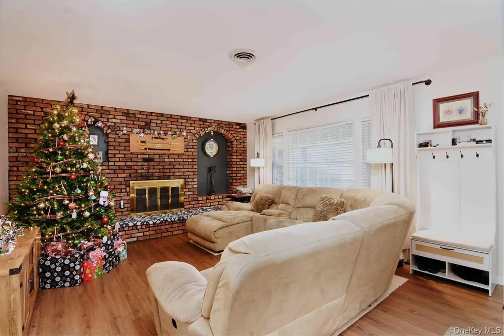 5 Wintergreen Drive Coram NY 11727