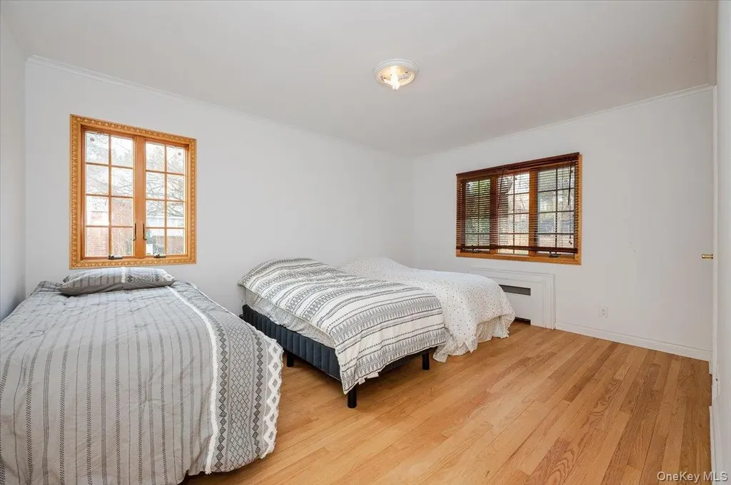 18 Locust Drive Great Neck NY 11021