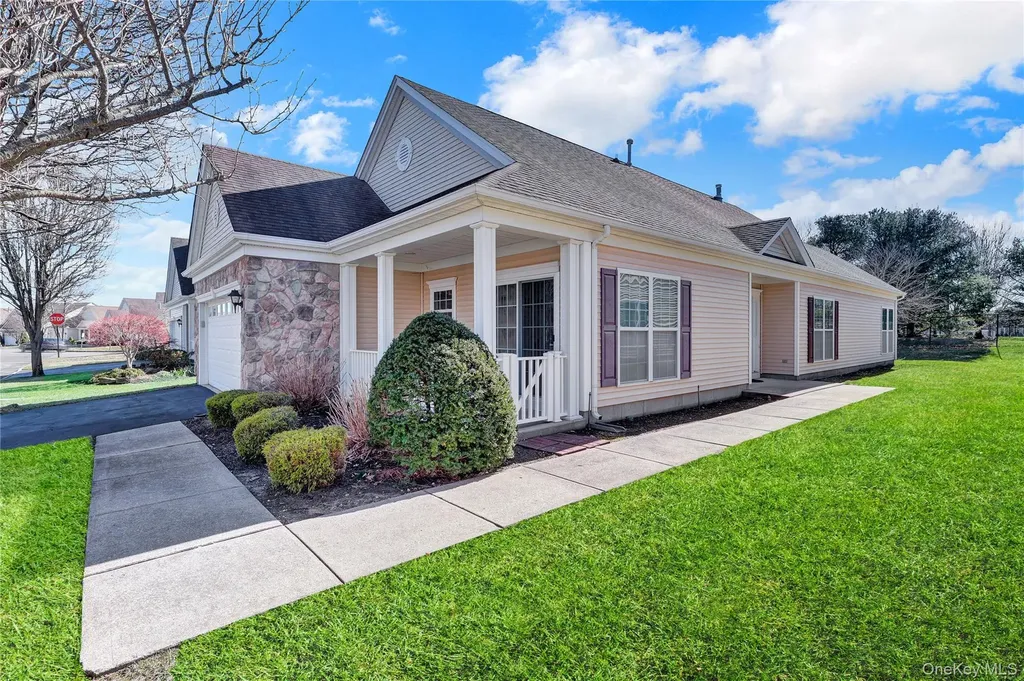 3 Louden Loop Mount Sinai NY 11766