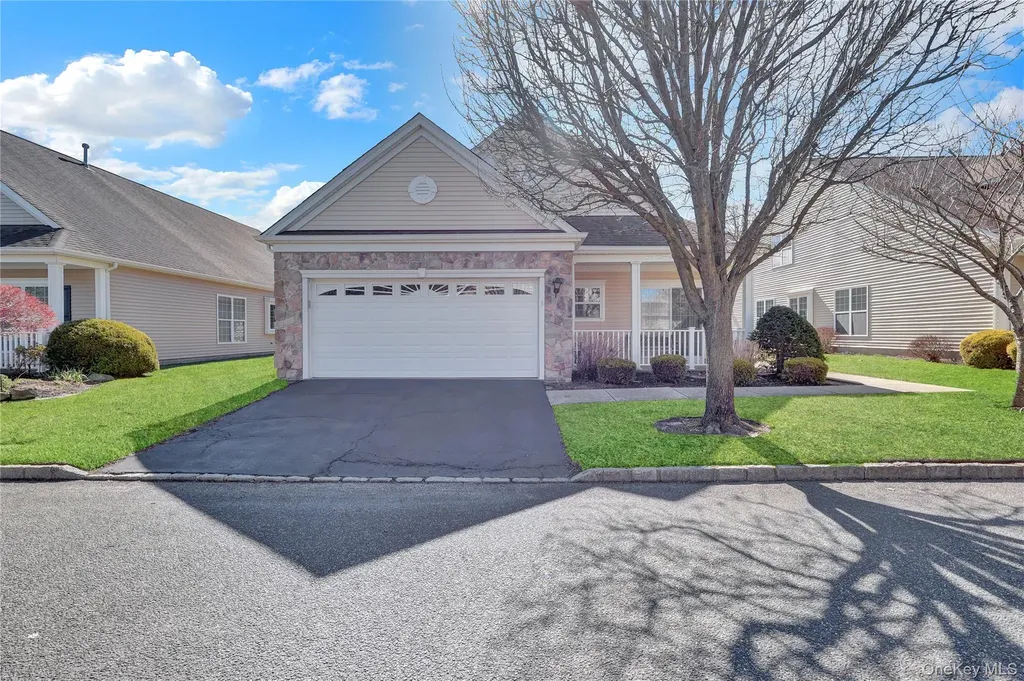 3 Louden Loop Mount Sinai NY 11766