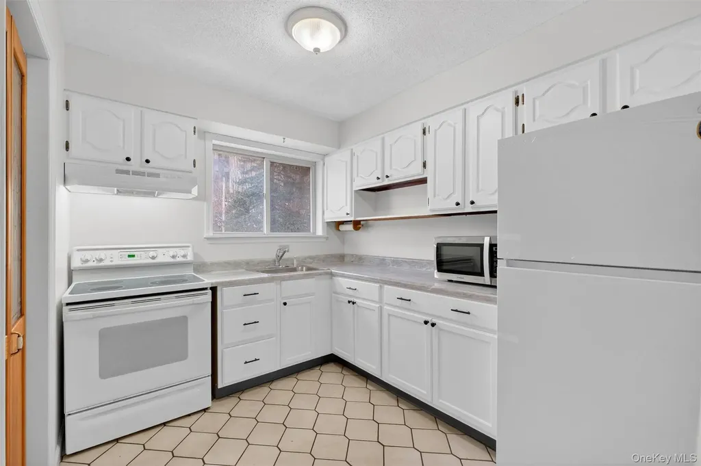 26 Cooper Road Poughkeepsie NY 12603