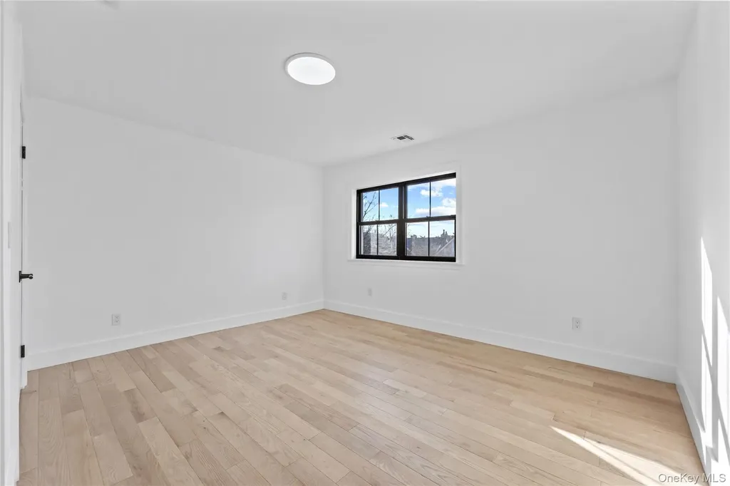 3307 153rd Street Flushing NY 11354