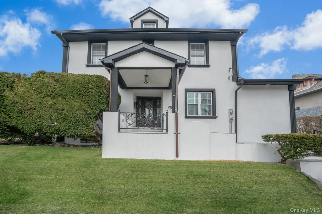 8703 168th Place Jamaica NY 11432