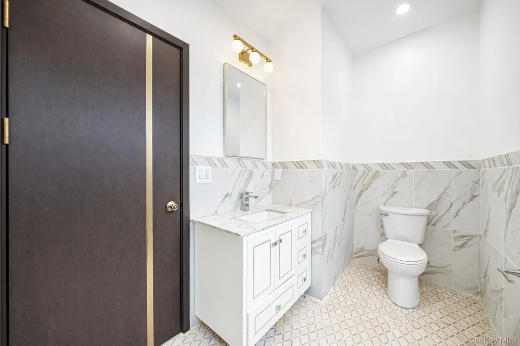 8703 168th Place Jamaica NY 11432