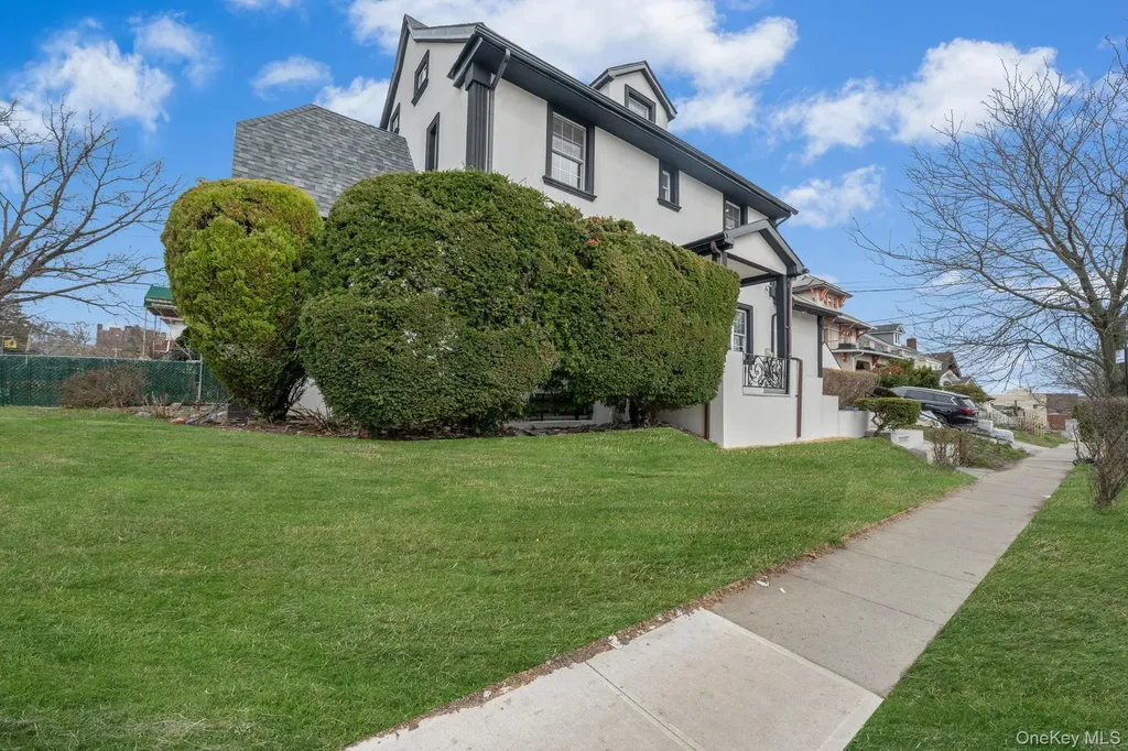 8703 168th Place Jamaica NY 11432