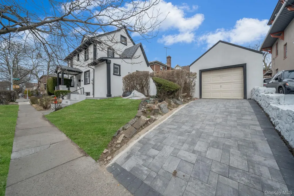8703 168th Place Jamaica NY 11432
