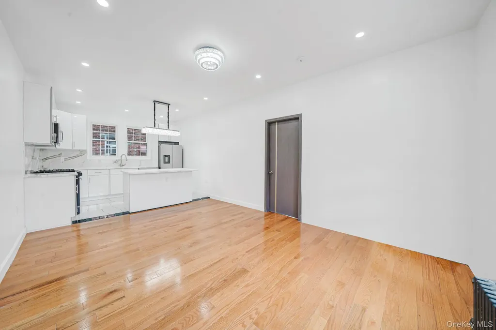 8703 168th Place Jamaica NY 11432