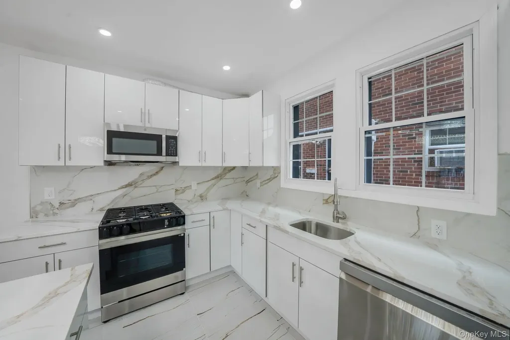 8703 168th Place Jamaica NY 11432
