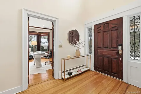 276 Quaker Road Chappaqua NY 10514