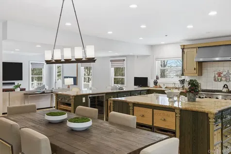 276 Quaker Road Chappaqua NY 10514