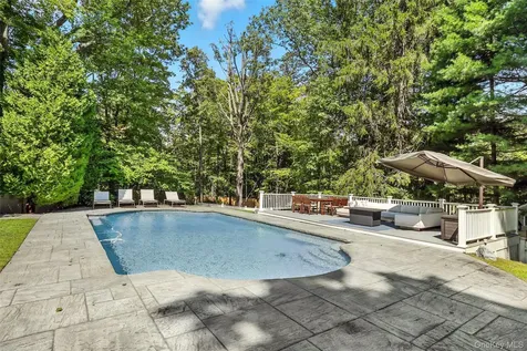276 Quaker Road Chappaqua NY 10514