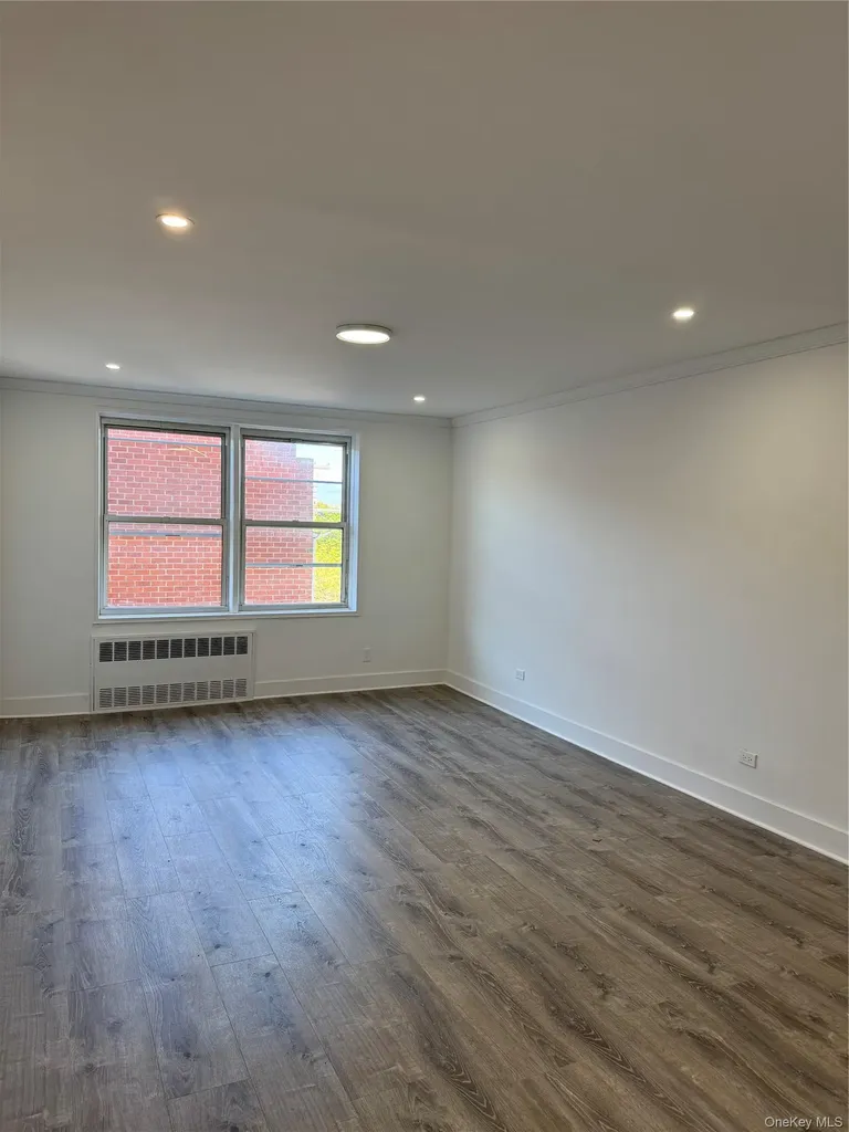 222-89 Braddock Avenue Bellerose NY 11428
