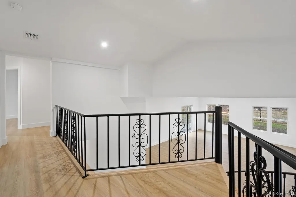 39 Overland Drive Wallkill NY 12589