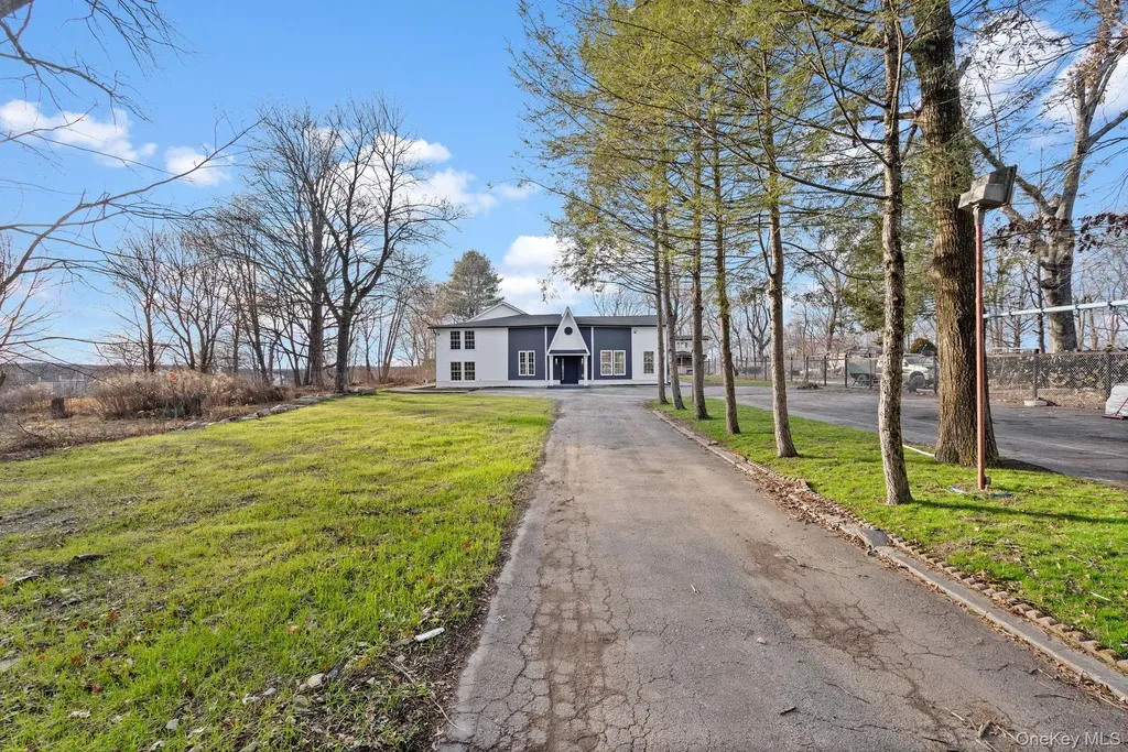 39 Overland Drive Wallkill NY 12589
