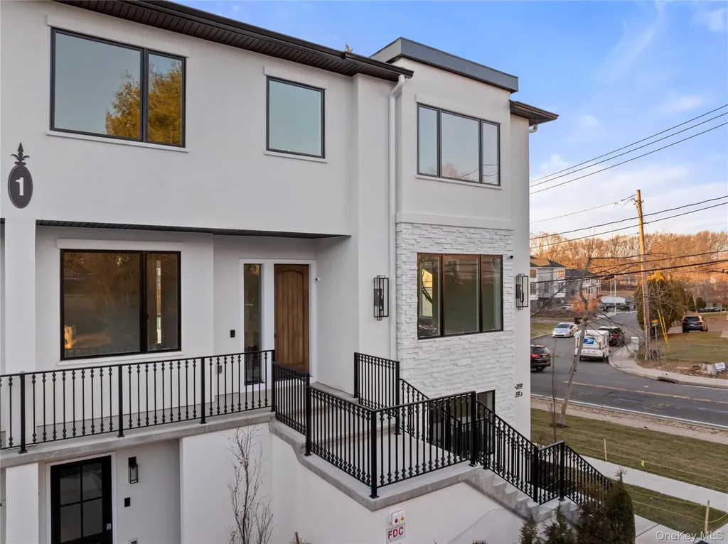 1 Dykstras Way W Monsey NY 10952
