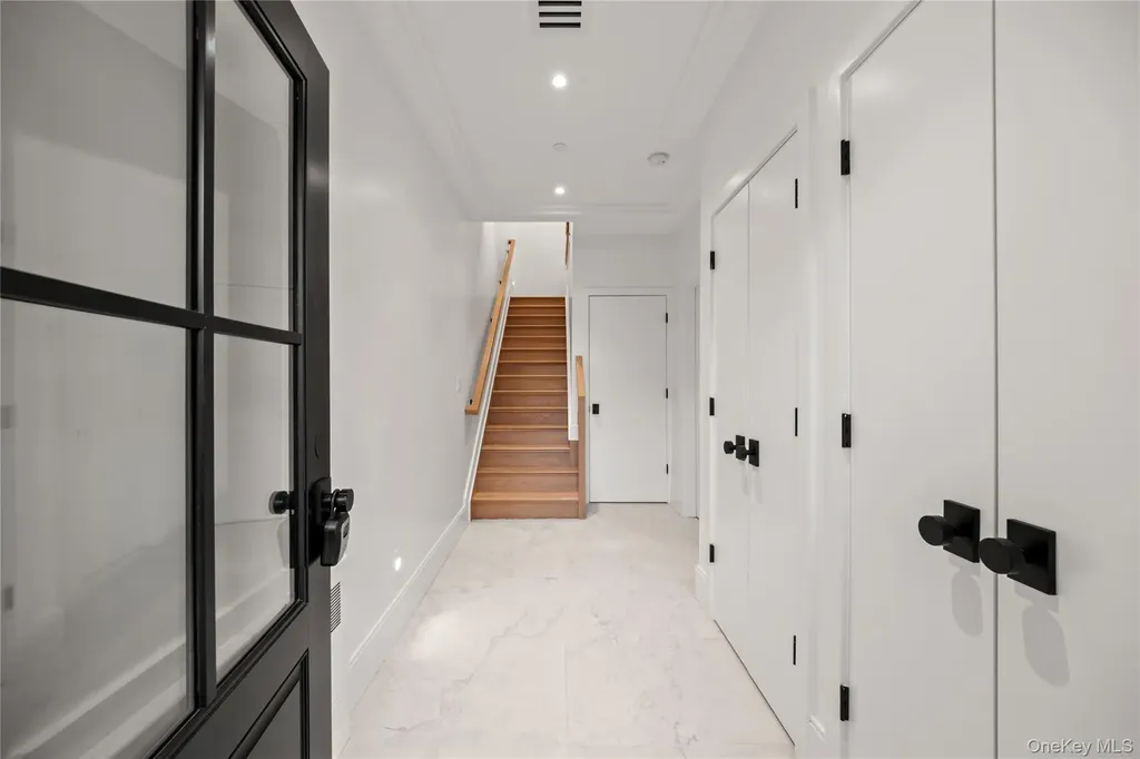 1 Dykstras Way W Monsey NY 10952