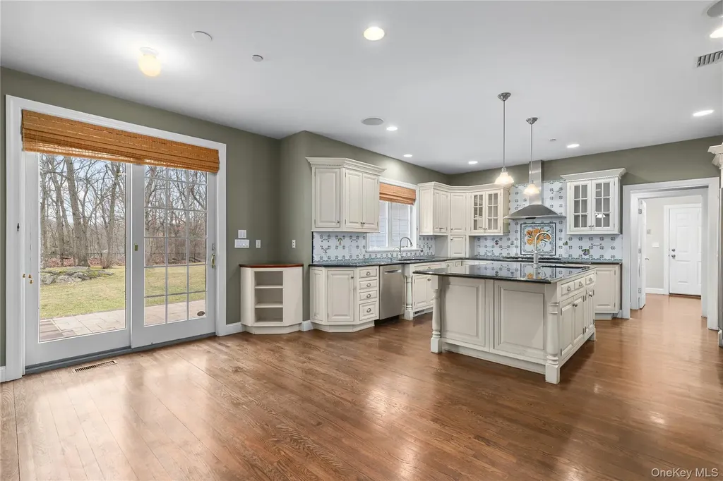 18 Shelley Lane West Harrison NY 10604