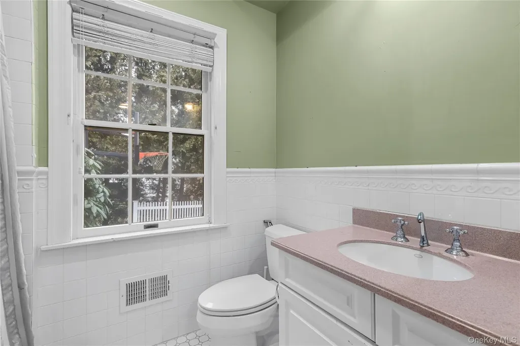 18 Shelley Lane West Harrison NY 10604