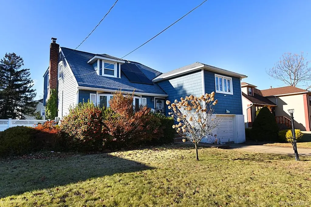 81 Hausch Boulevard Roosevelt NY 11575
