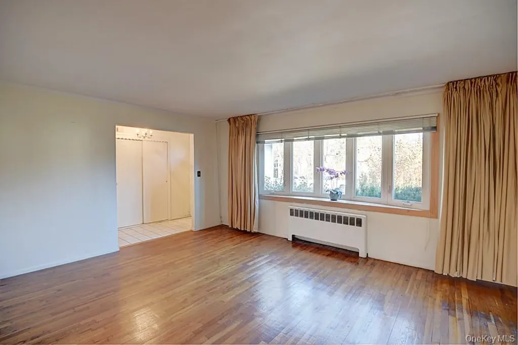 81 Hausch Boulevard Roosevelt NY 11575