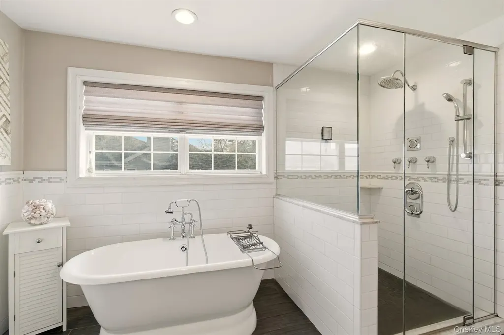 22 Knott Drive Glen Cove NY 11542
