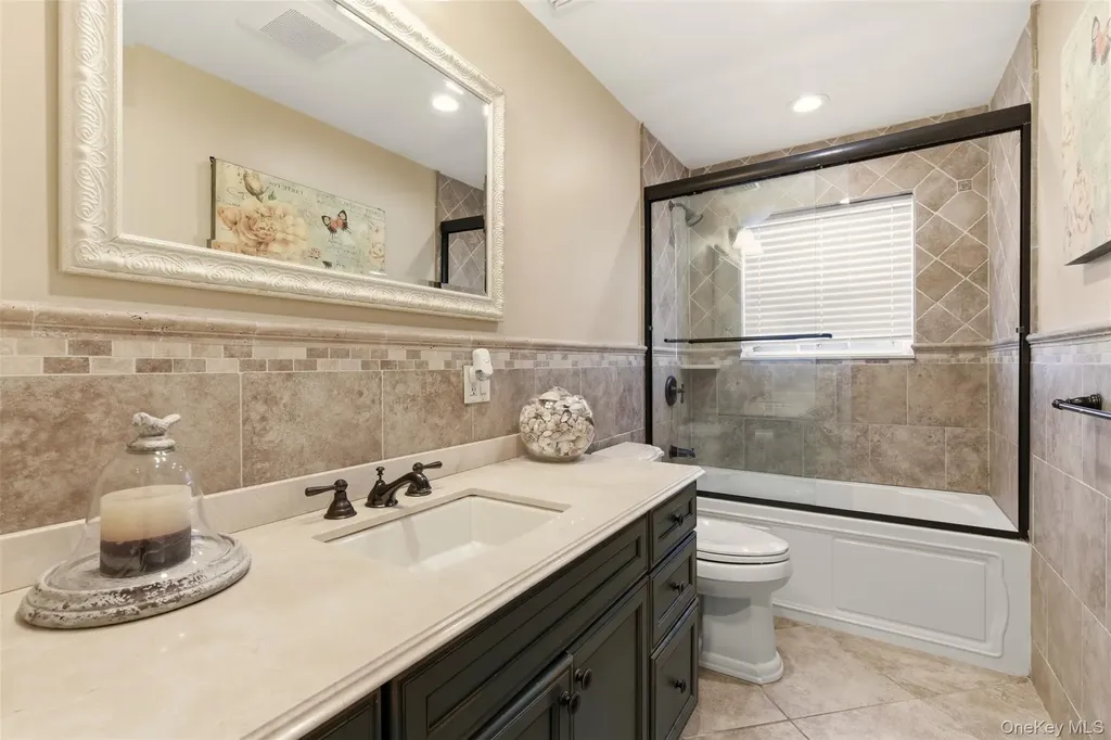 22 Knott Drive Glen Cove NY 11542
