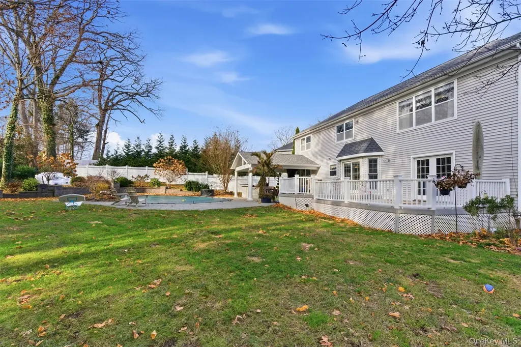 22 Knott Drive Glen Cove NY 11542