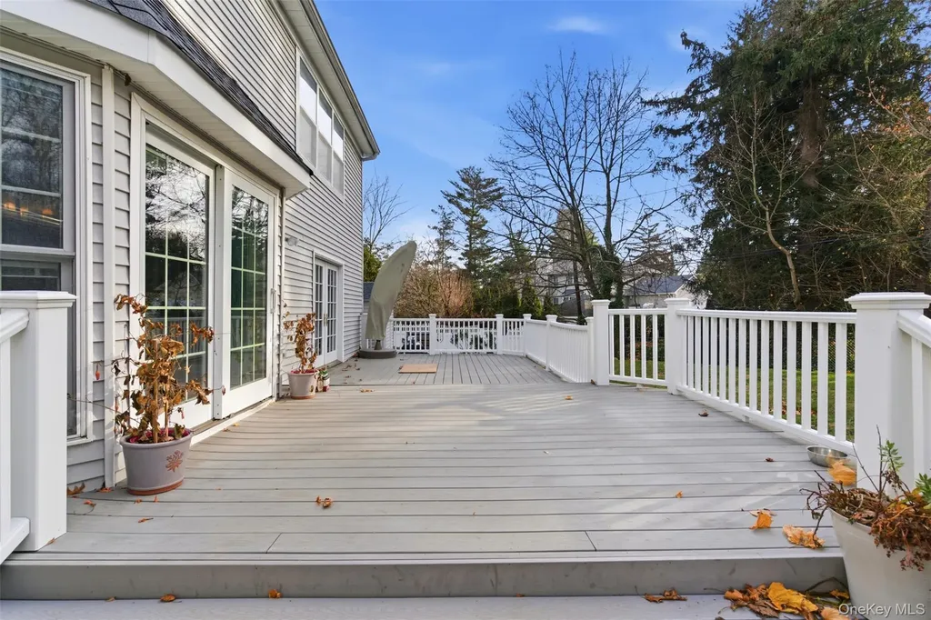22 Knott Drive Glen Cove NY 11542