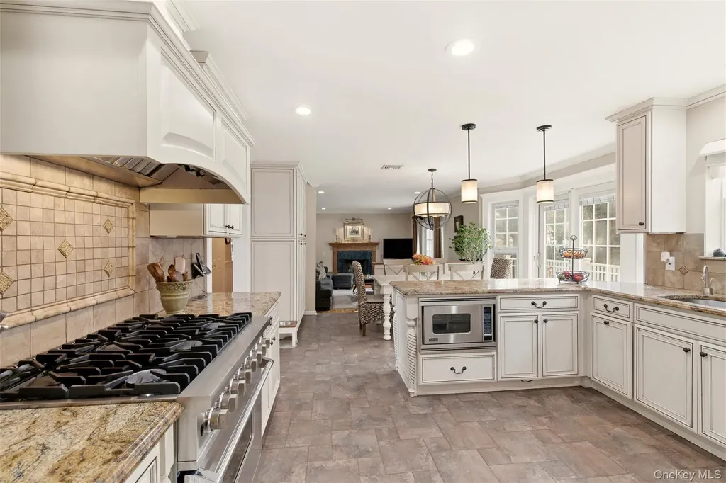 22 Knott Drive Glen Cove NY 11542