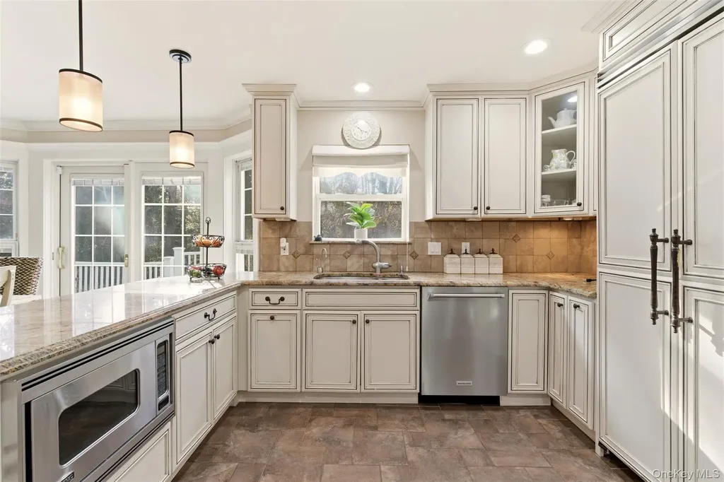 22 Knott Drive Glen Cove NY 11542