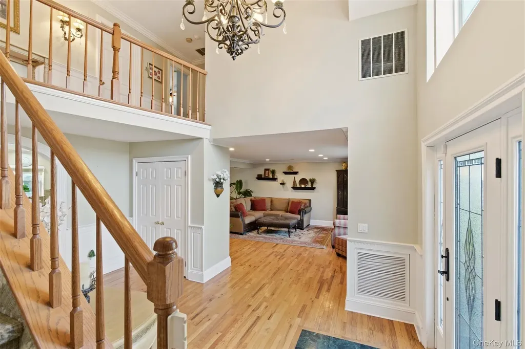 22 Knott Drive Glen Cove NY 11542